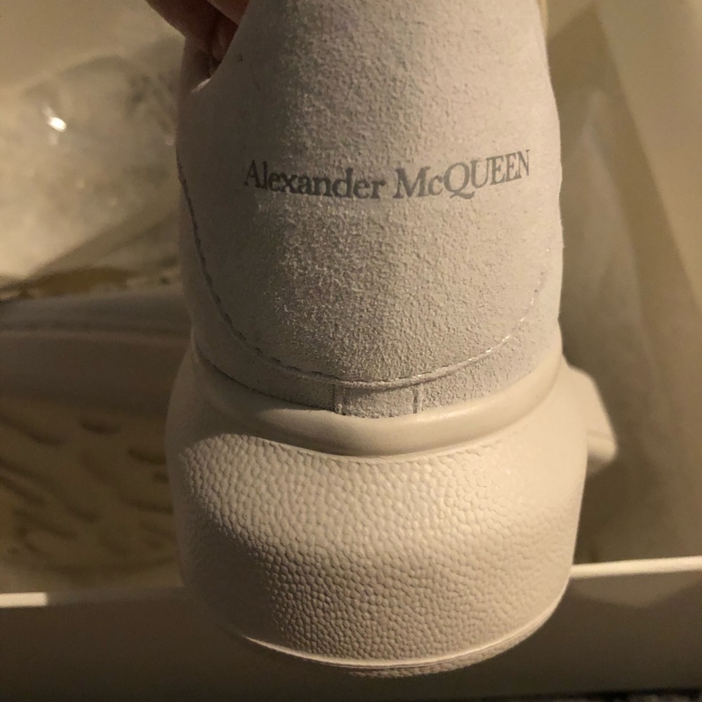 Alexander McQueen Sneakers (Suede) - Picture 3 of 4